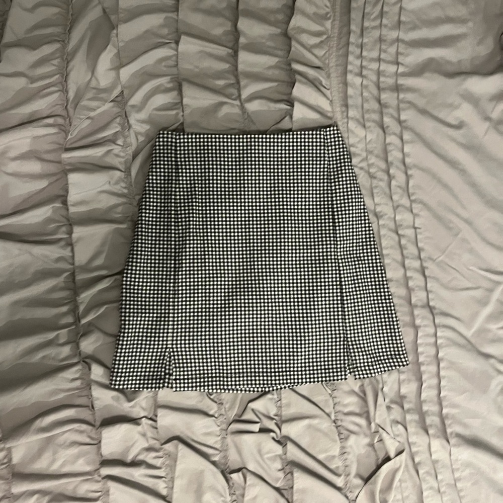 brandy melville cara skirt
